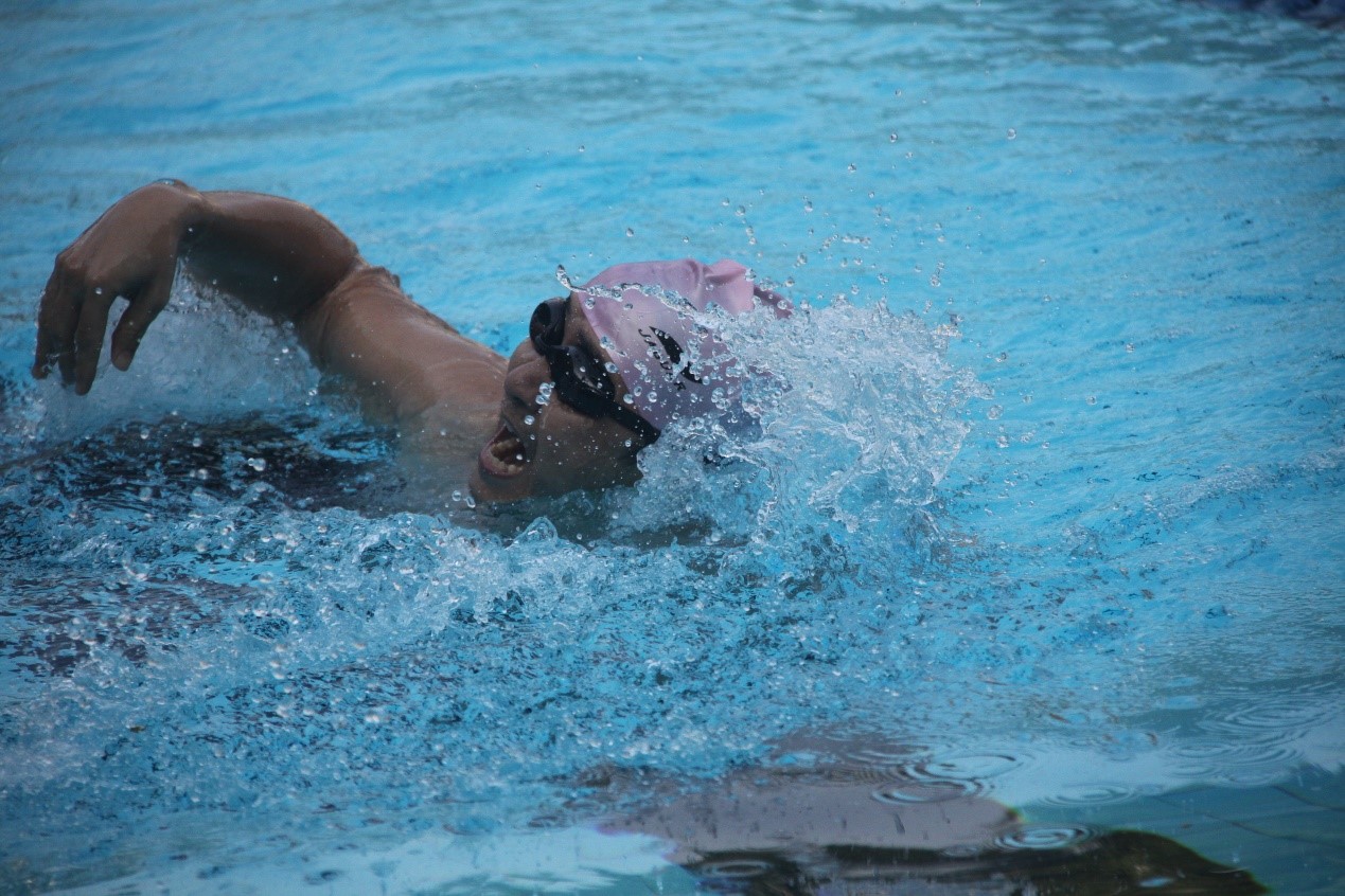 学习十九大精神，从“新”开始——williamhill中国首次组队参加William希尔教职工游泳比赛勇创佳绩