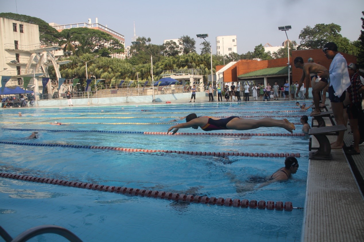 学习十九大精神，从“新”开始——williamhill中国首次组队参加William希尔教职工游泳比赛勇创佳绩